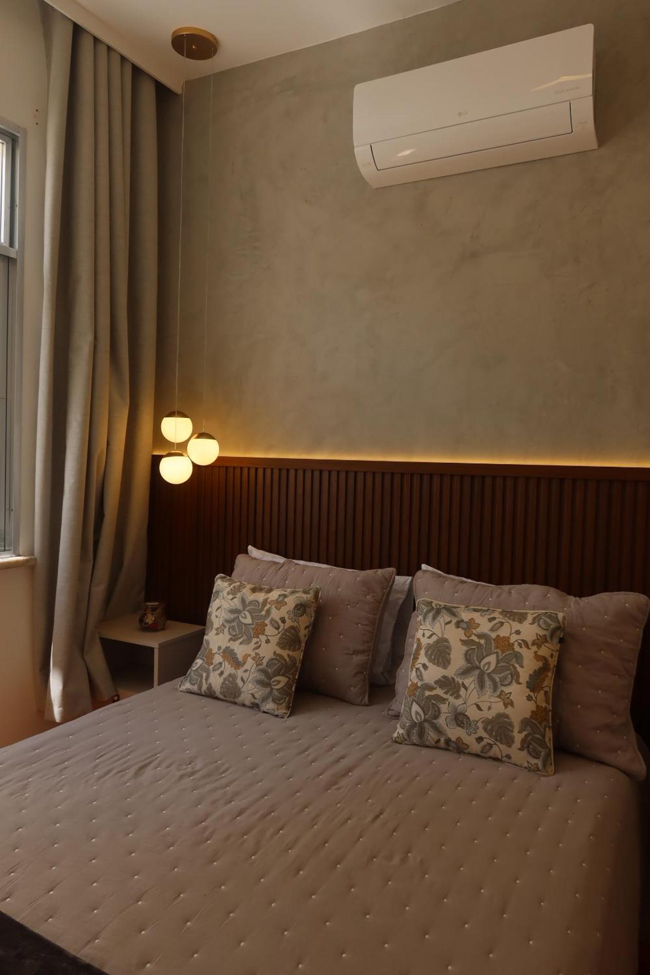 Apto Sala E 2 Quartos Na Quadra De Copacabana Apartamento